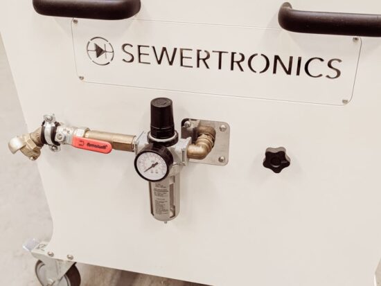 Detailansicht einer gebrauchten Sewertronics™ QuickPatch Lite UV-Anlage
